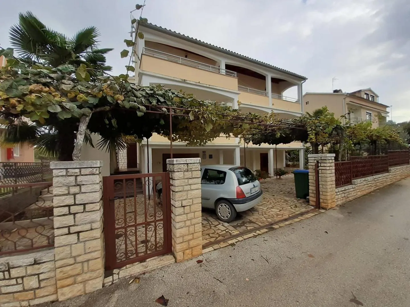 招待所 Apartments Ritosa Spadici Beach Area 波雷奇